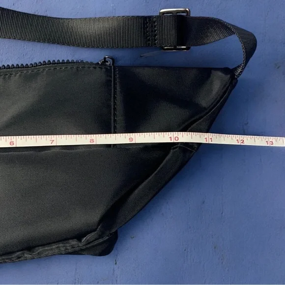 ALO Yoga Black Crossbody Bag - Picture 7 of 8